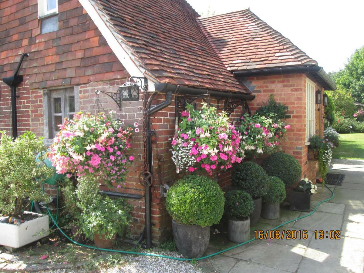 Clayton Wickham Farmhouse Hurstpierpoint Buitenkant foto